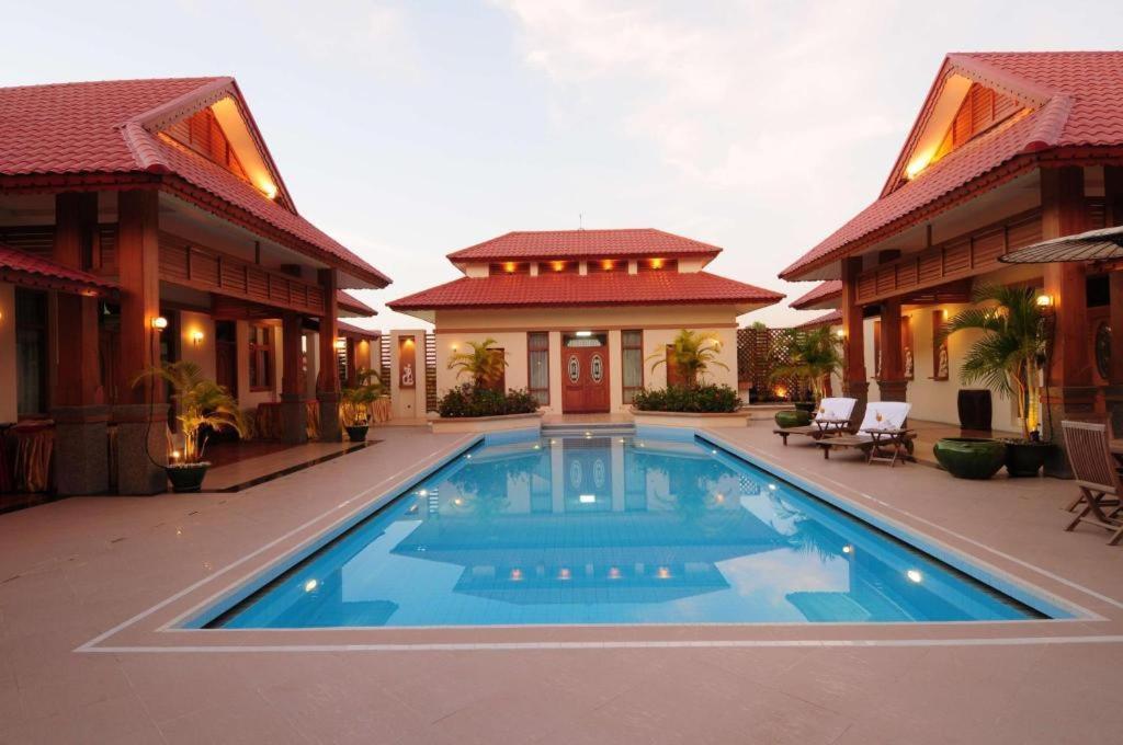 Myat Taw Win Hotel Naypyidaw Esterno foto