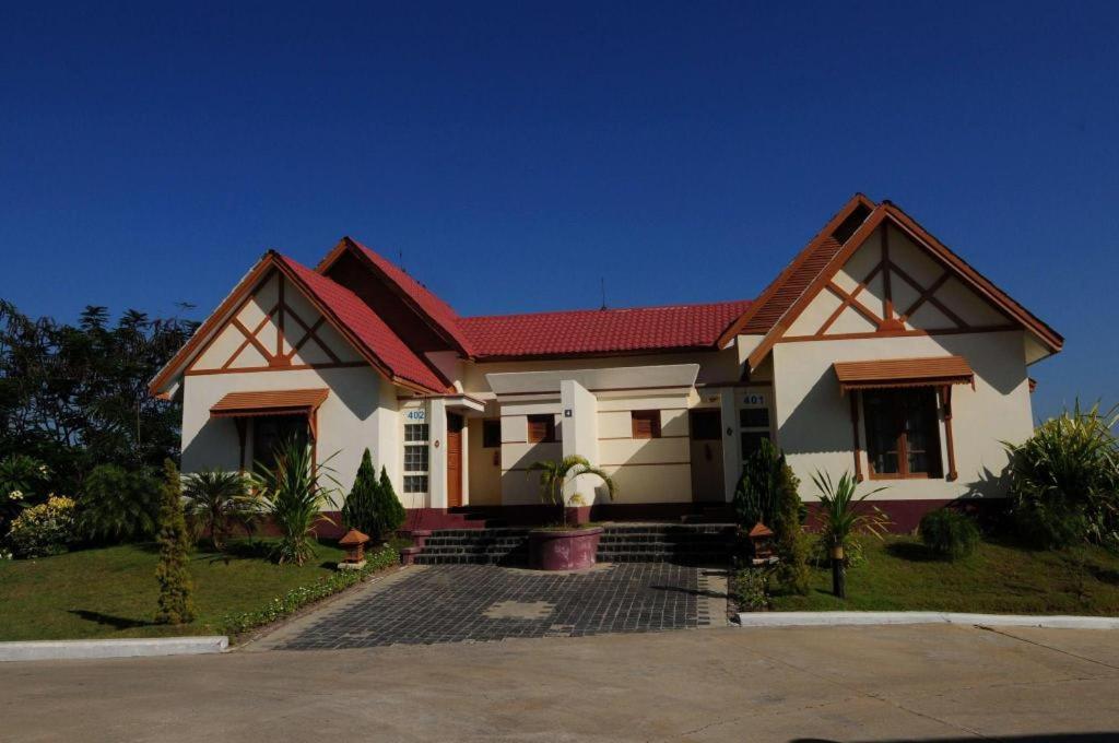 Myat Taw Win Hotel Naypyidaw Esterno foto