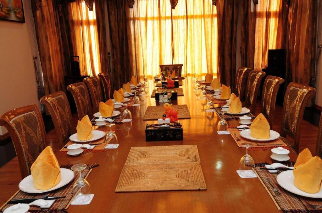 Myat Taw Win Hotel Naypyidaw Esterno foto