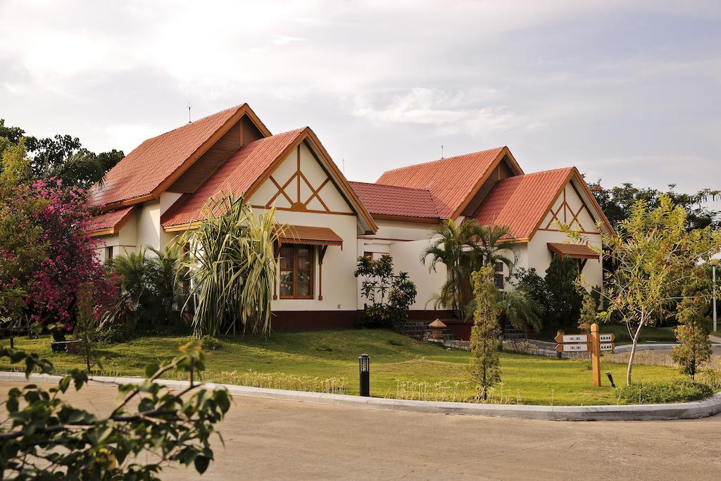 Myat Taw Win Hotel Naypyidaw Camera foto