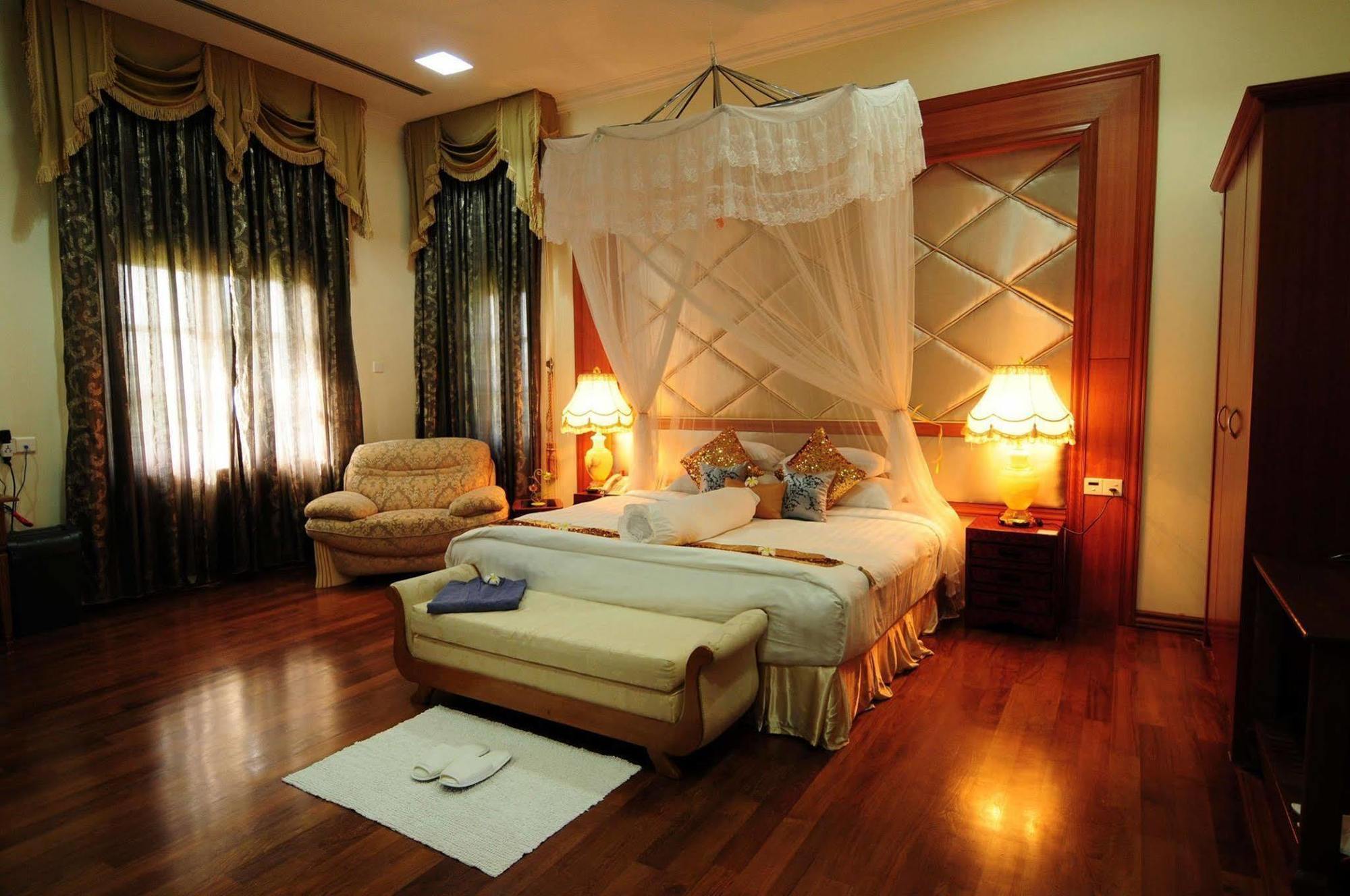 Myat Taw Win Hotel Naypyidaw Esterno foto