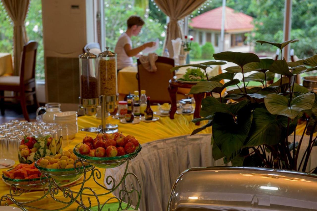 Myat Taw Win Hotel Naypyidaw Esterno foto